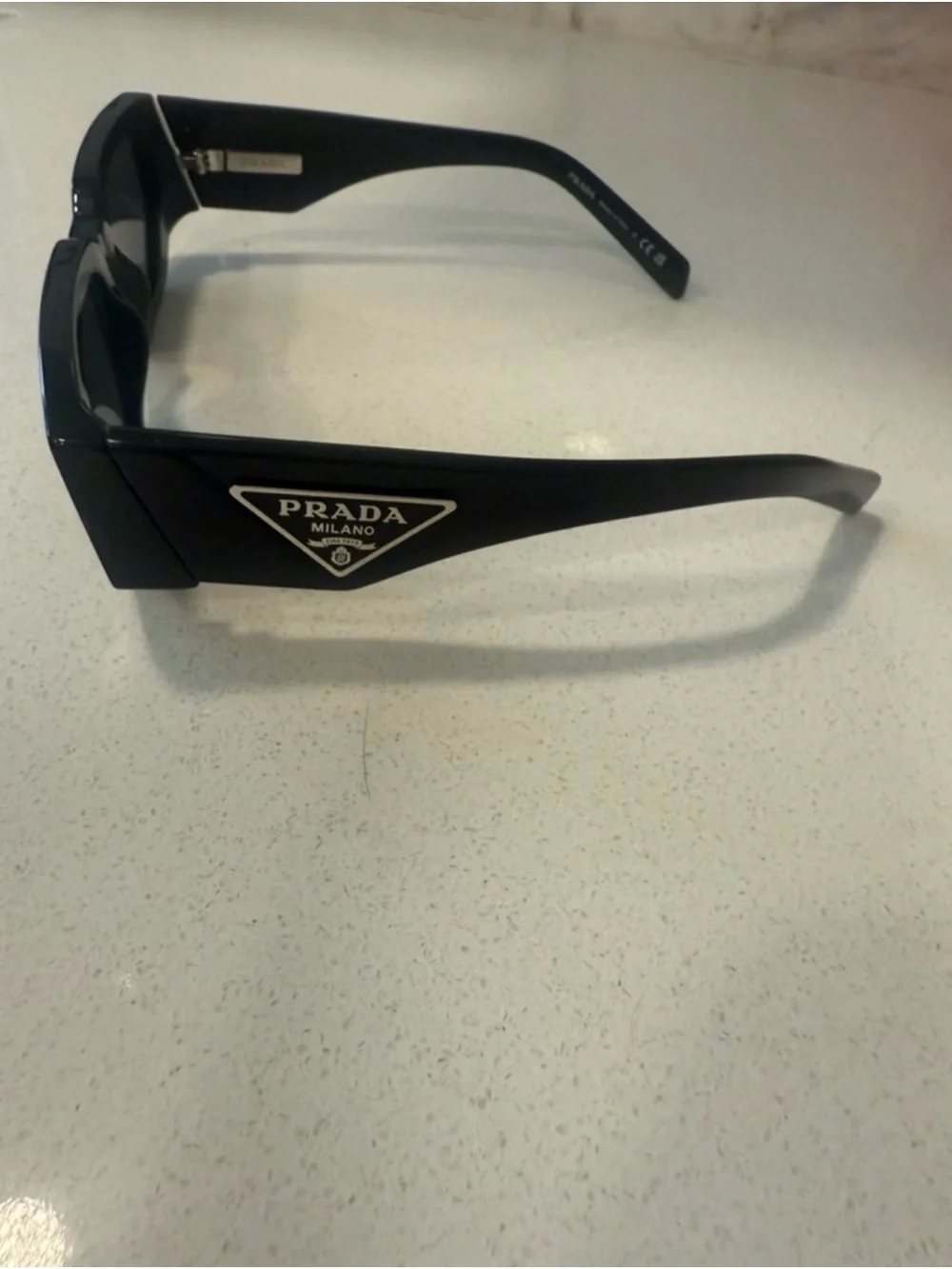 N/A stylish black